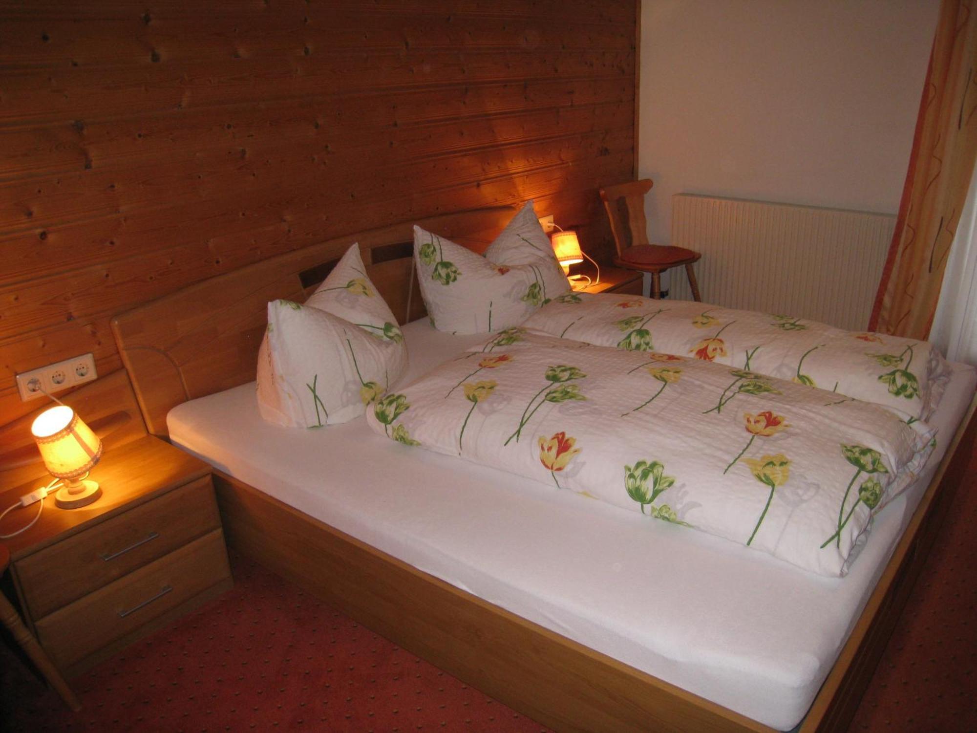 Haus Birgit Hotel Pettneu am Arlberg Ngoại thất bức ảnh